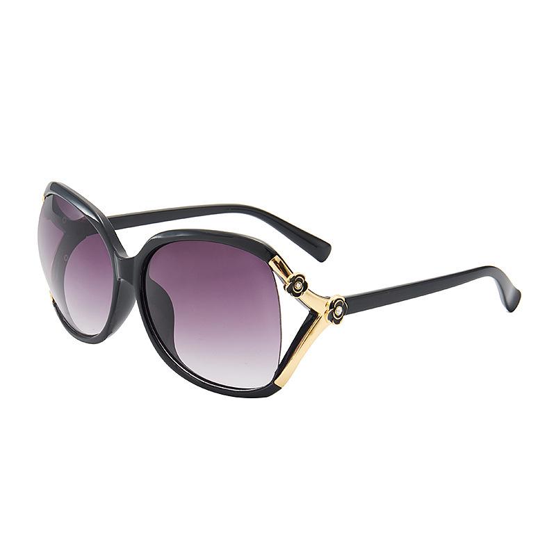 Classic Camellia Sunglasses for Traveling Women, Fox Head Shades for Middle-Aged and Elderly, Slimming Effect for Larger Faces