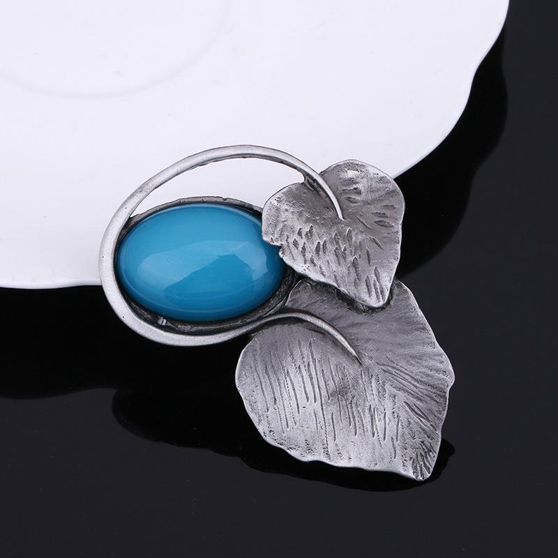 Retro Alloy Brooch, High-End Light Luxury Clothing Accessories, High-End Brooch Pin Jewelry, Camellia Brooch