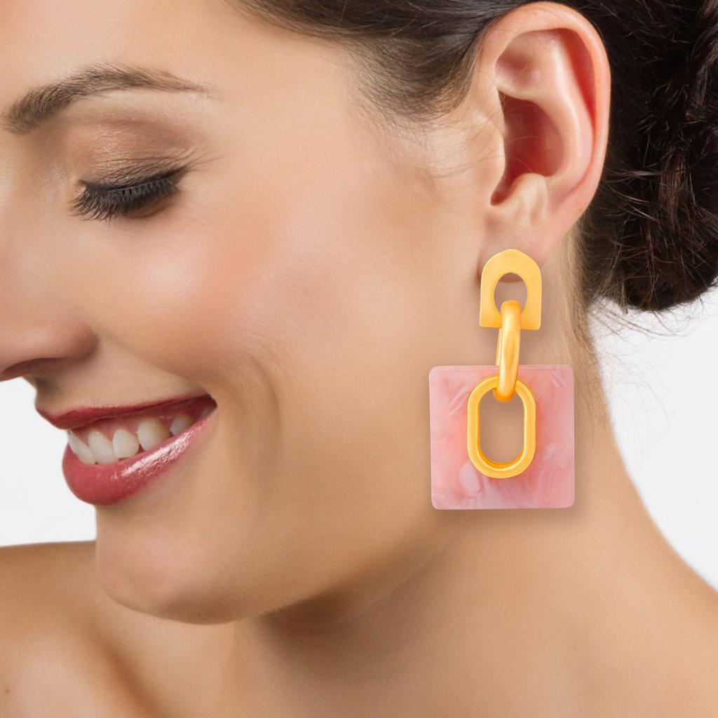 Fashionable geometric earrings