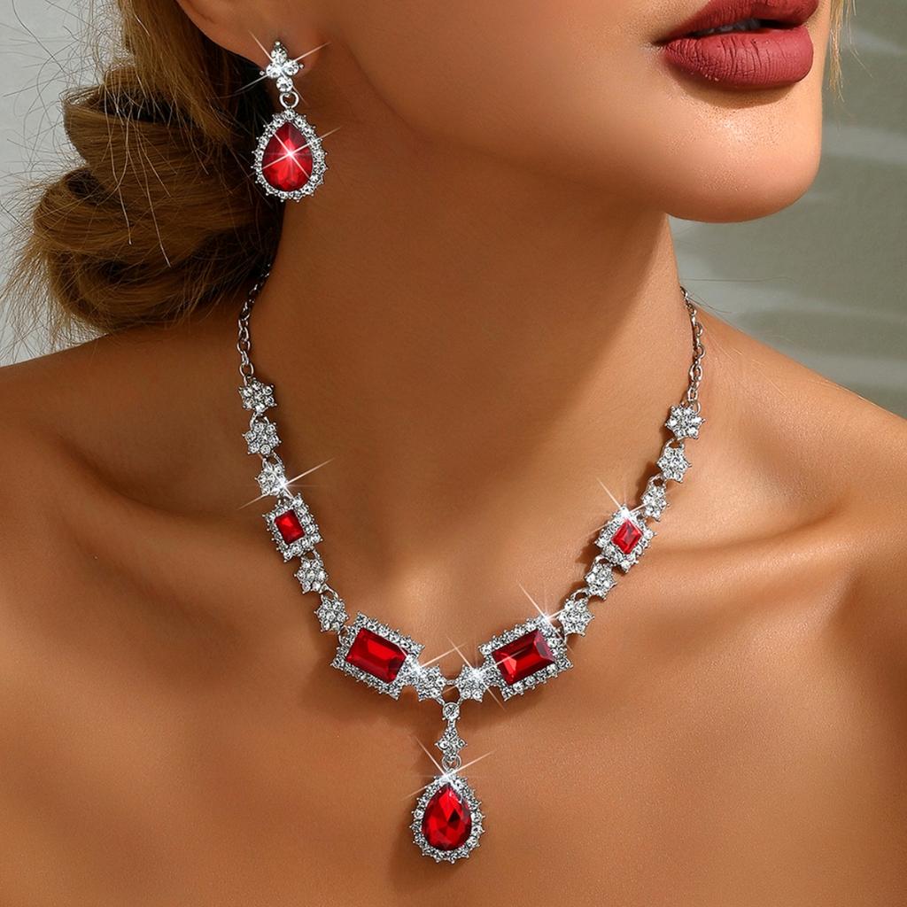 3 Pieces of Women's Zircon Water Drop Earrings with Necklace Zircon Set for Weddings, Banquets, Parties, and Holiday Gifts