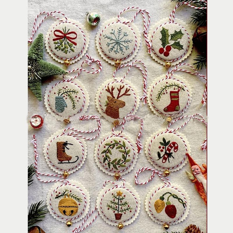1pc Christmas Flower Frame Pattern DIY Embroidery Kit for Beginners