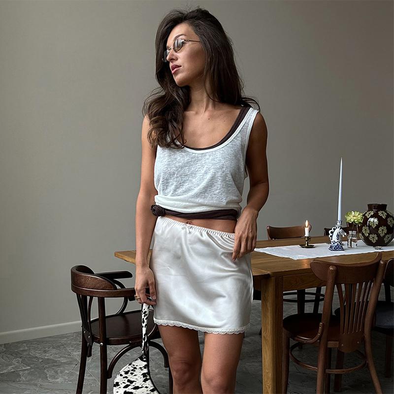 

Женская асимметричная мини-юбка с кружевной отделкой, однотонная белая, с оборками, летняя мода 2025, милая атласная женская юбка, праздничный пляжный женский предмет S белый