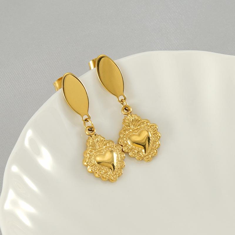 European American Retro Titanium Steel Heart-Shaped Gold Earrings for Women