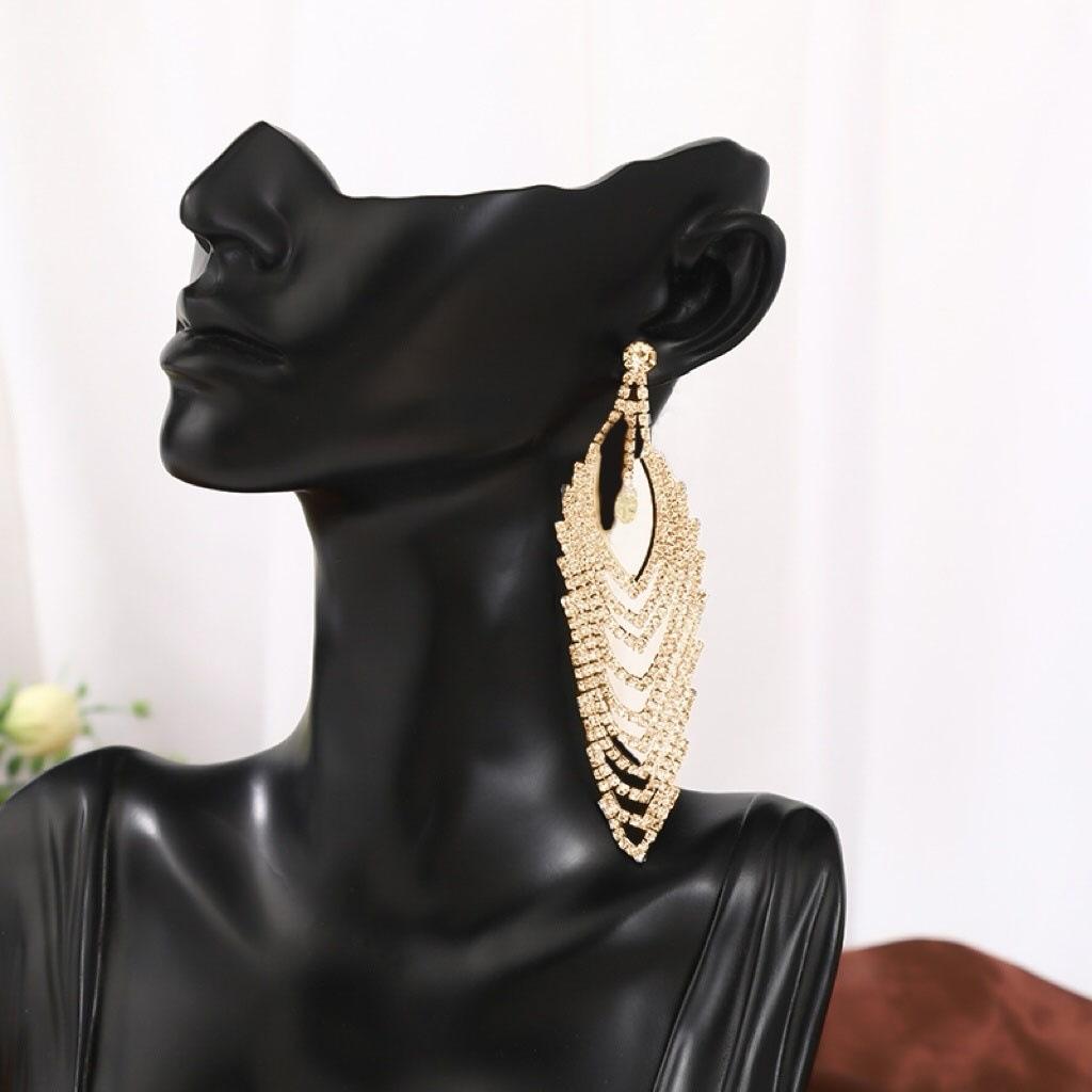 Exquisite Long Tassel Earrings: Elegant European  American Diamond Drop Design золотой
