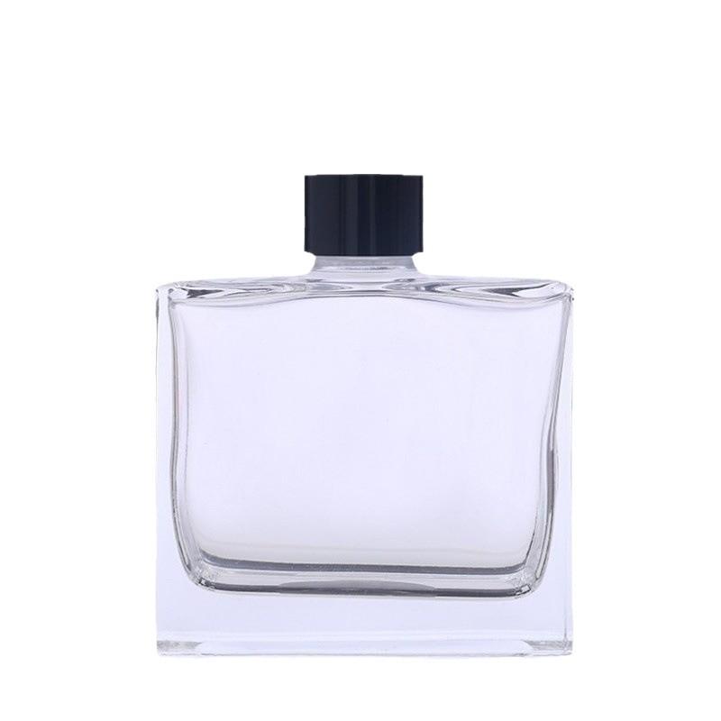 Thick Bottom Transparent Glass Aroma Diffuser Bottle with Rattan Sticks for Indoor Use