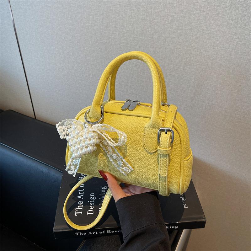 Niche Design Bag Women's New Summer Versatile Messenger Bag Casual Portable Pillow Bag