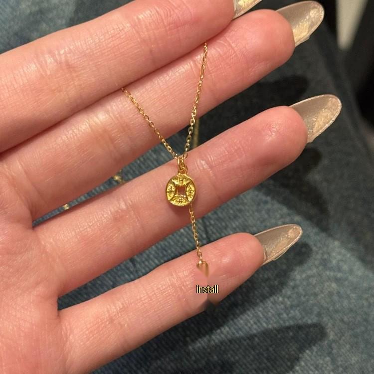 Xiaohongshu Retro Gold Peace Tag Necklace: Women's Light Luxury Niche Clavicle Chain