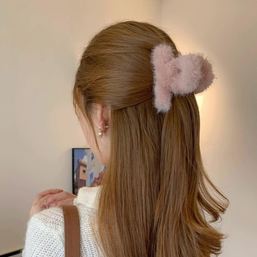 Autumn and Winter Fluff Grab Clip Back of Head Winter Medium Plush Hairpin Temperament Disc Hair Clip Headdress