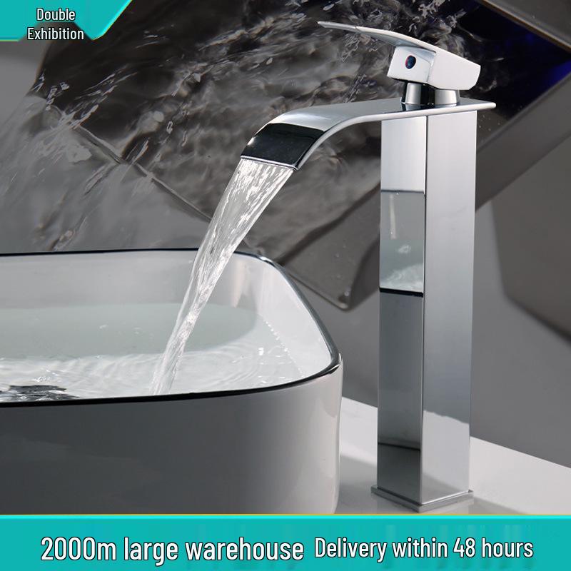 Heiß- und Kaltwasser-Wasserfallhahn mit Kupferkern für Waschbecken & Arbeitsplatte