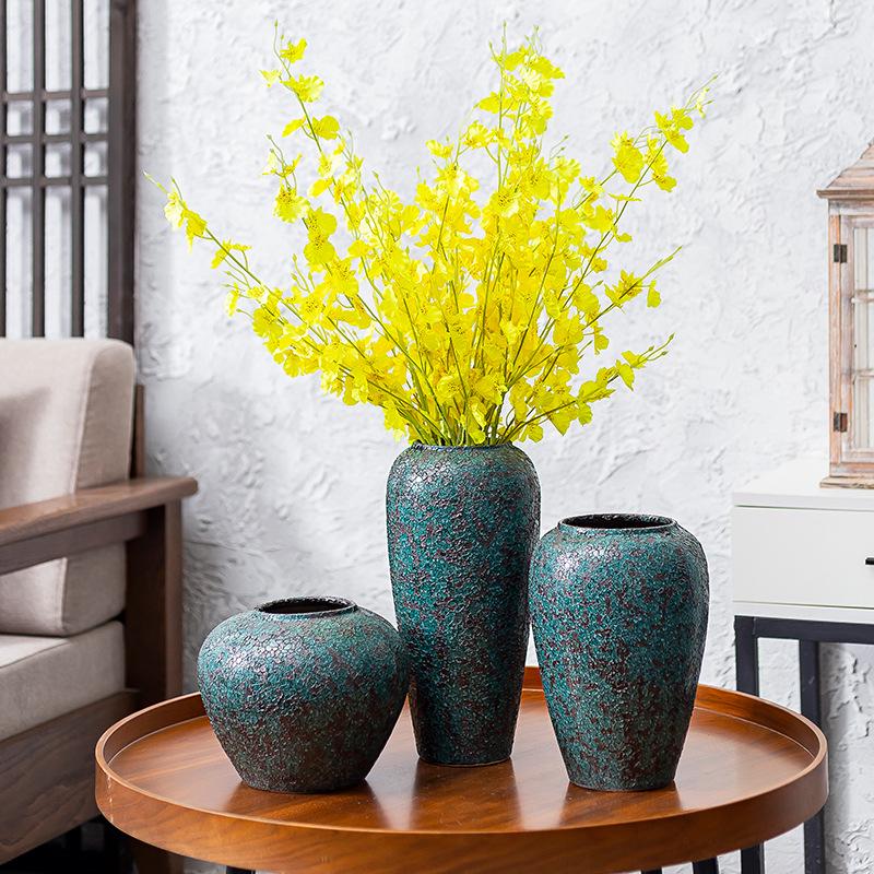 Japanese-Style Retro Ceramics Vase with Figurines for Creative Flower Arrangements