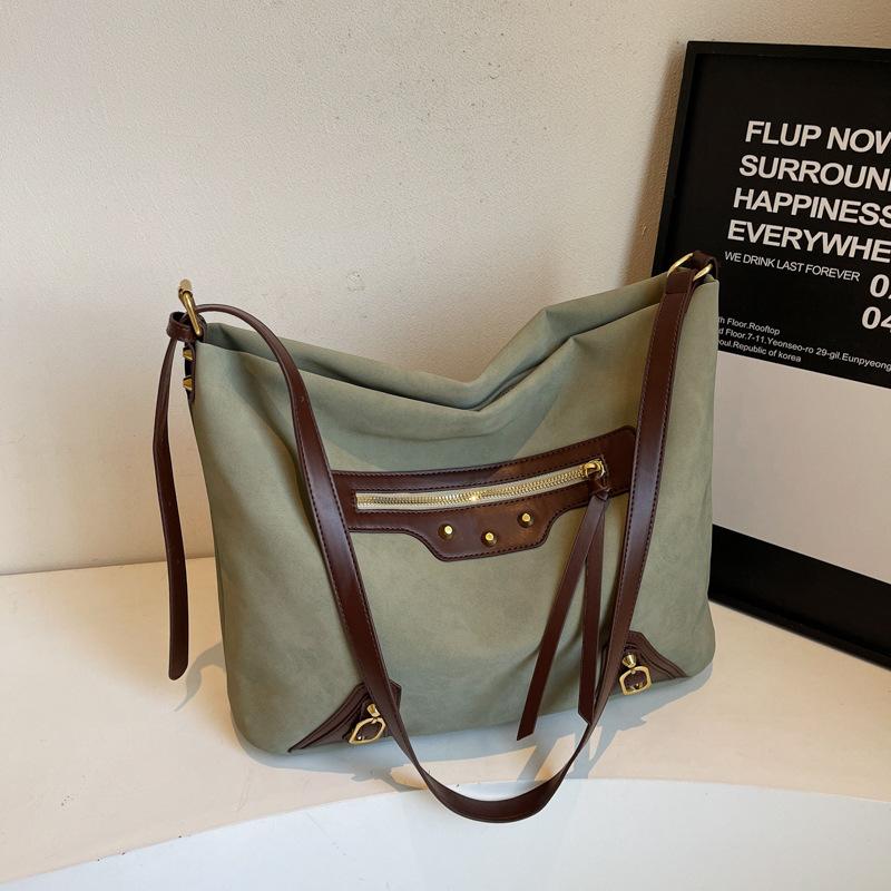 Retro, Casual, Fashionable, Large-capacity Tote Underarm Single-shoulder Crossbody Bag for Commuting To Work