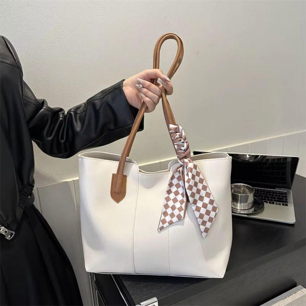 Commuting PU Leather Shoulder Bag French Style New Design Tote Bag Retro Underarm bag  Travel