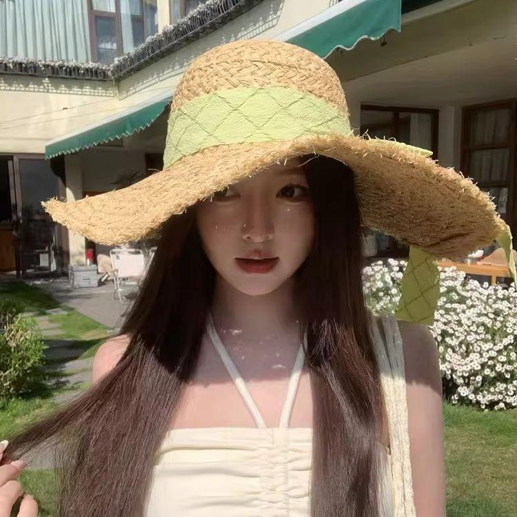 Summer Raffia Straw Hat Women Wide-brimmed Sun Protection, Beach and Seaside Bow, Woven Design, Perfect for Holidays