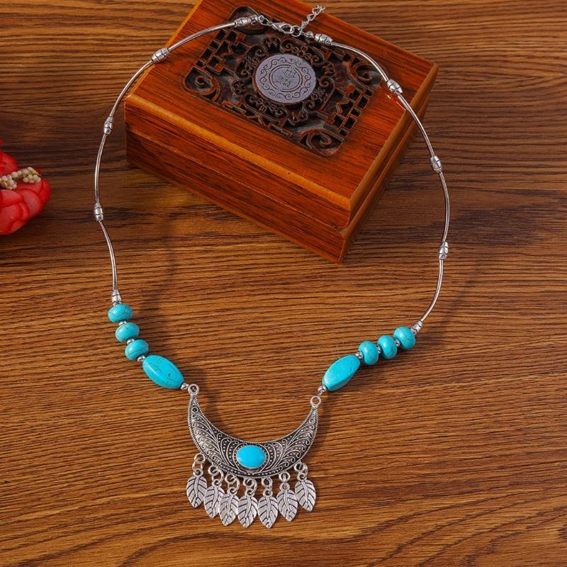 Ethnic Inspired Turquoise and Leaf Tassels Pendant Necklace Lightweight Retro Clavicle Jewelry Accessory for Daily Wear
