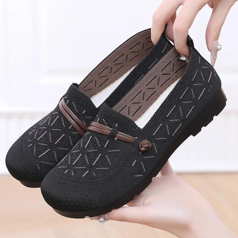 Spring/Summer 2025 Lightweight Slip-On Flyknit Flat Shoes for Middle-Aged & Elderly Women