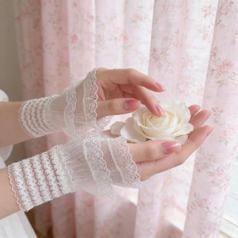 Lace Wrist Warmers for Autumn/Winter – Ideal for JK Photoshoots and Short Videos