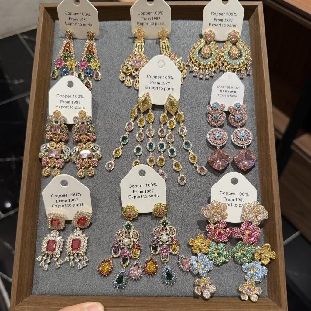 Orecchini Vintage a Forma di Pera con Perle e Intarsi di Diamanti - Stile Retrò, Lusso Leggero, Design di Alta Gamma