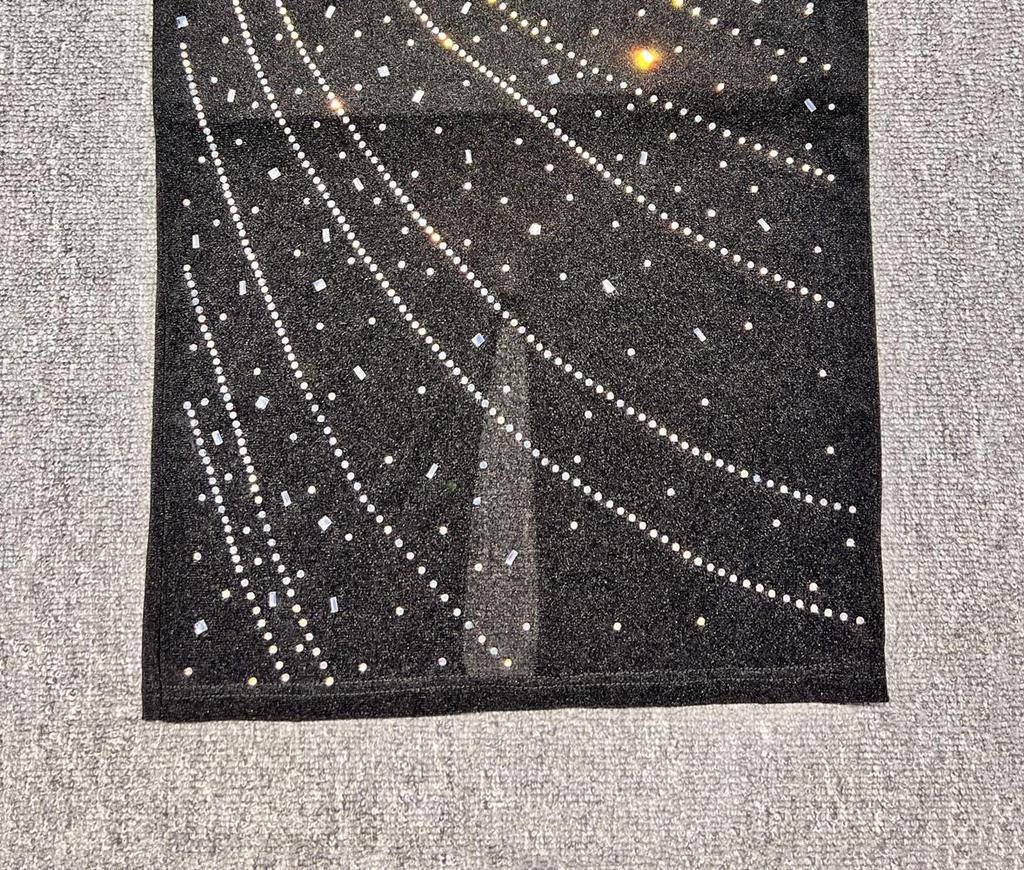 High-End Women's One-Shoulder Slimming Dress with Rhinestone Detail