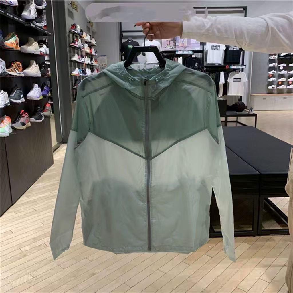 Schnelltrocknende Windjacke mit Kapuze für Herren: Vielseitige Sonnenschutzjacke für Outdoor & Fitness