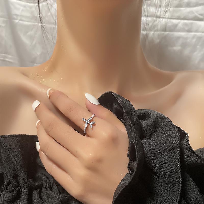 Gu Maoning's Korean Style Zircon Airplane Ring for Women