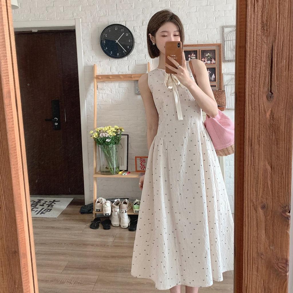 Beige polka dot jacquard sleeveless dress women's summer 2026 new French first love milk sweet A-shaped long skirt