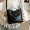 Large Capacity Red Commuter Bag Women's 2025 New Wedding Bag Wedding Bride Bag Feeling Shoulder Tote Bag