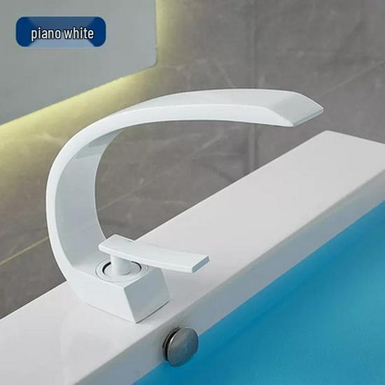 Robinet de lavabo de salle de bain en laiton canon de fusil avec robinet chaud et froid pour lavabos et plans de travail.