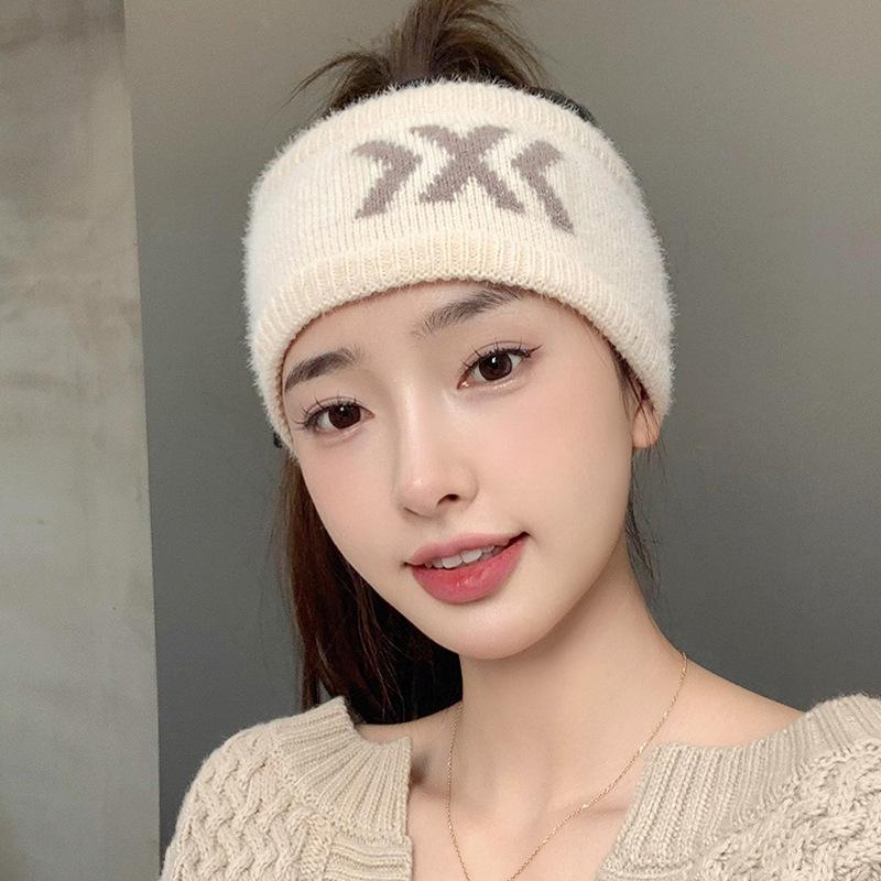

Stylish Women s Ear-Warming Headband: Autumn/Winter, Wide Brim, Forehead & Ear Protection S (54-56cm)