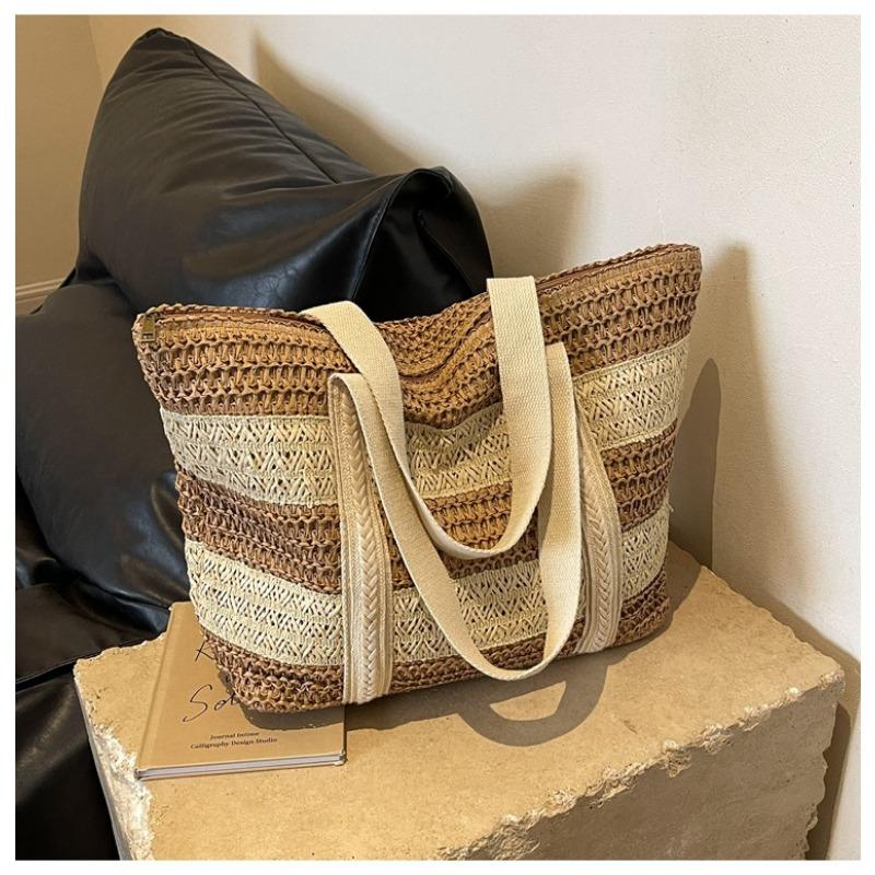 New Contrasting Straw Bag Portable Large-capacity Beach Bag Shoulder Casual Fashion Woven Bag Women's Bag