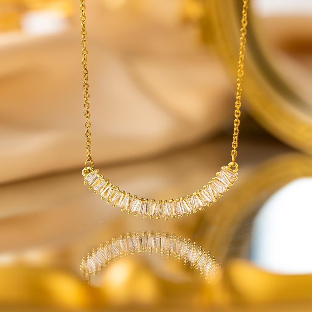 Elegant Luxury Full Zircon Copper Micro Inlaid Necklace Women Simple Exquisite Collarbone Chain Necklace