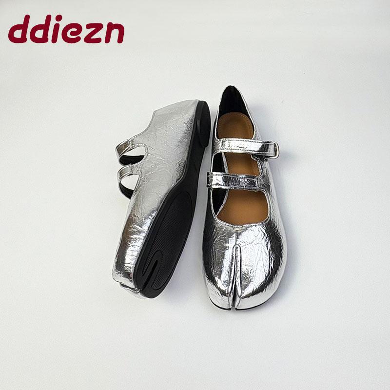 Fashion 2025 New Fashion Buckle Strap Women Mary Janes Flats Lolita Shoes Soft Female Strange Toe Footwear Shallow Ladies Flats Shoes