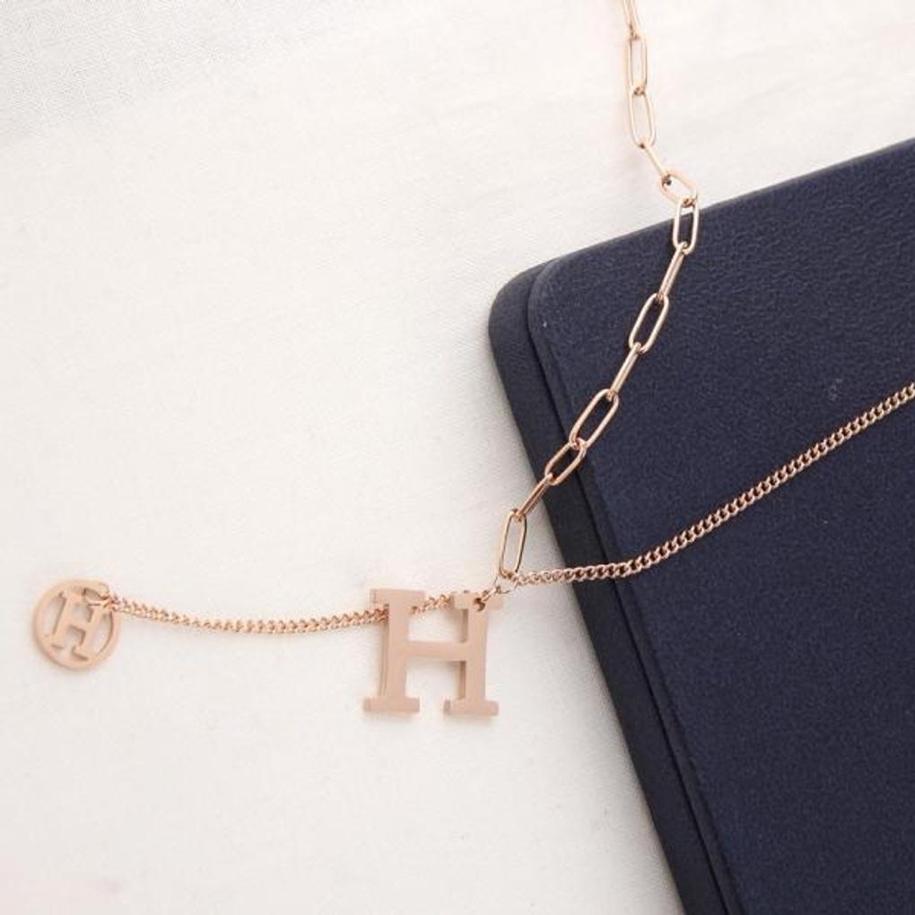 Atria Surgical Material Stylish H Long Necklace EWSSNSC0015PKF