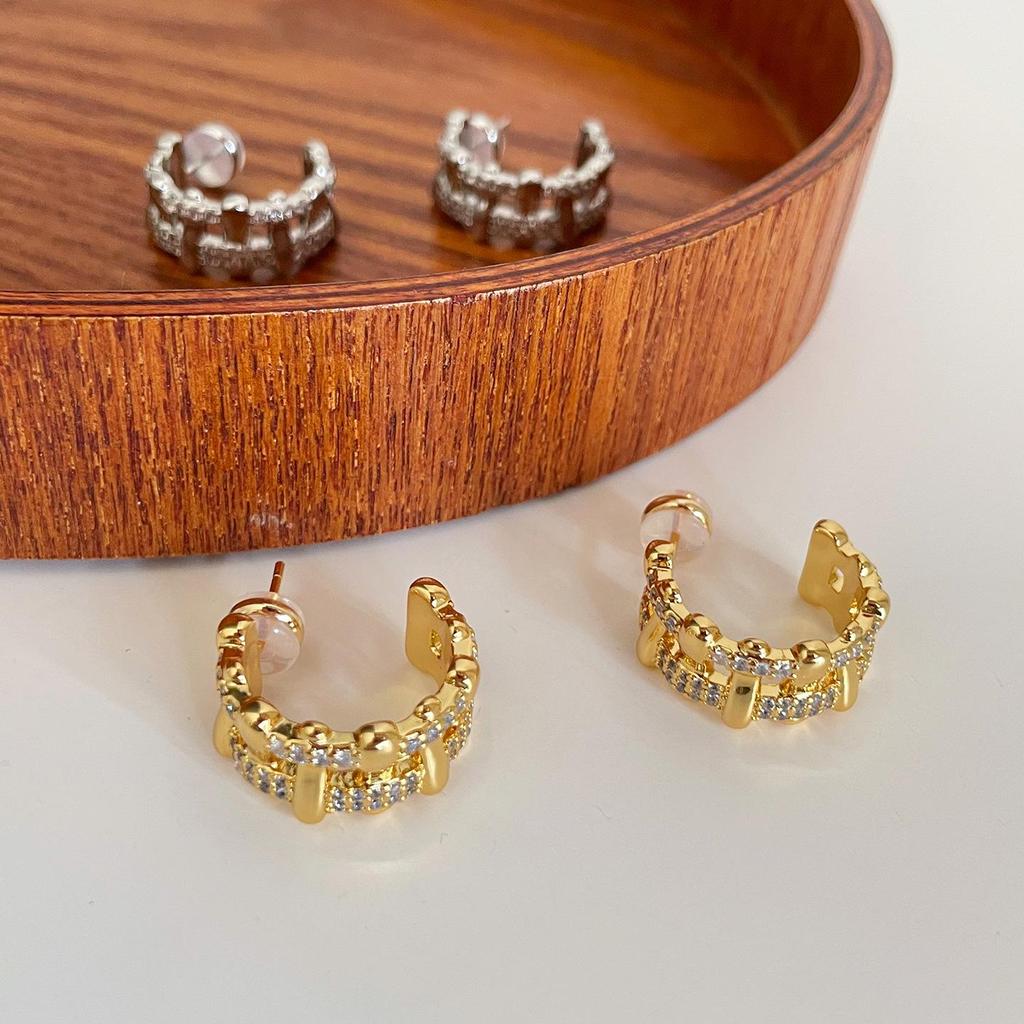 2026 European & American Style Rhinestone Geometric Chain Earrings for Women - Hollow Versatile C-Shaped Design