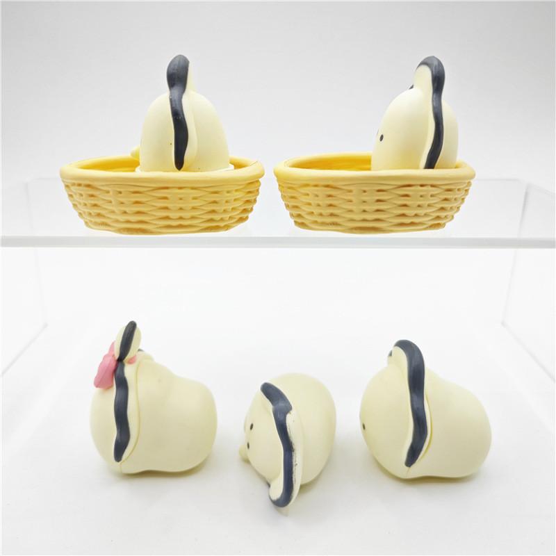 Cute Oyster Baby Figure For Kids With Adorable Small Eyes And Pvc Material For Fun Playtime