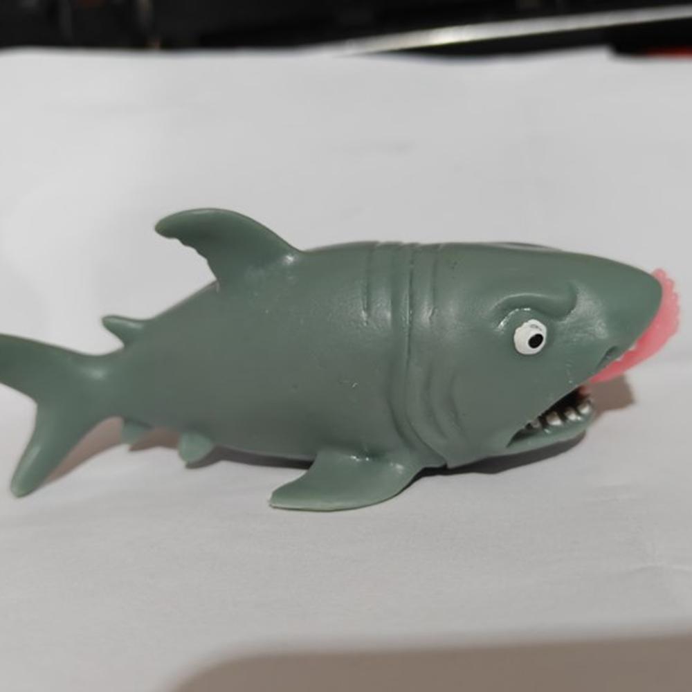 1pc - Shark shaped Squeeze Toy For Boys Girls - Creative Small Gift For Birthdays And Holidays