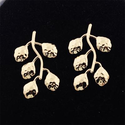 Irregular Branch Leaf Geometry Golden Smooth Stud Earrings for Women Girl Korean Love Aesthetic Daily Life Minimalist Jewelry