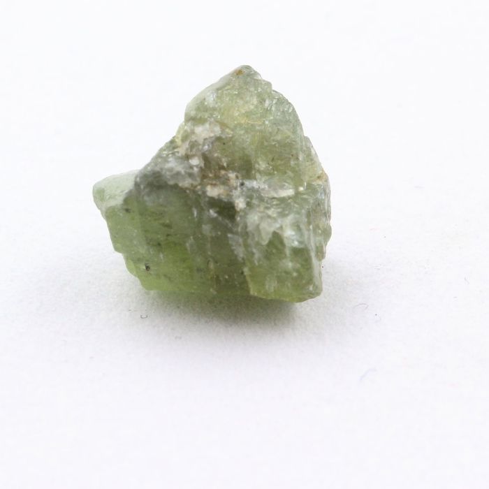 Pierres et Minéraux. Peridot. 4.560 ct. Almklovdalen, Vanylven, Norvège.