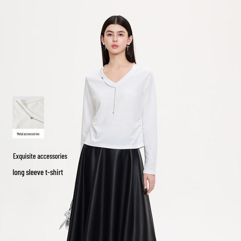 

FivePlus Women s Long-Sleeve Round Neck T-Shirt with Chain Decoration