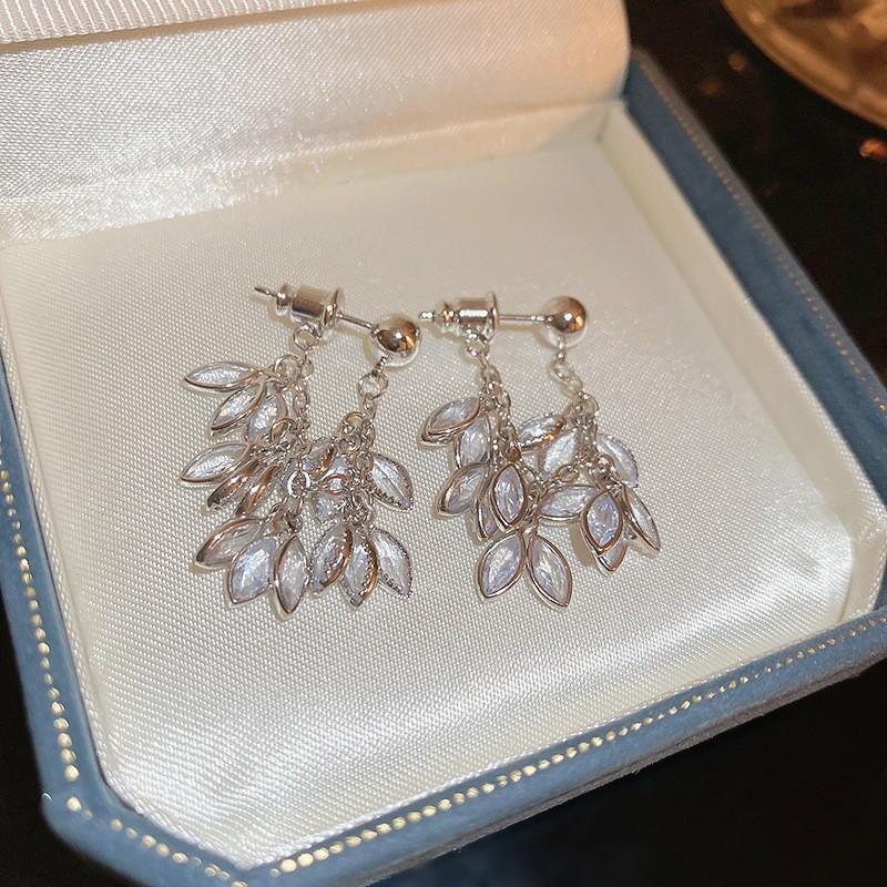 Silver Needle Super Flash Diamond Leaf Fringed Stud Earrings Temperament Earrings Women's Niche Design Earrings Light Luxury High Sense