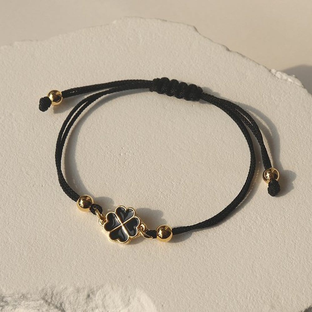 [Divatail] [Gift Wrapping] Lucky Four-Leaf Clover Knot Bracelet (2 Colors)