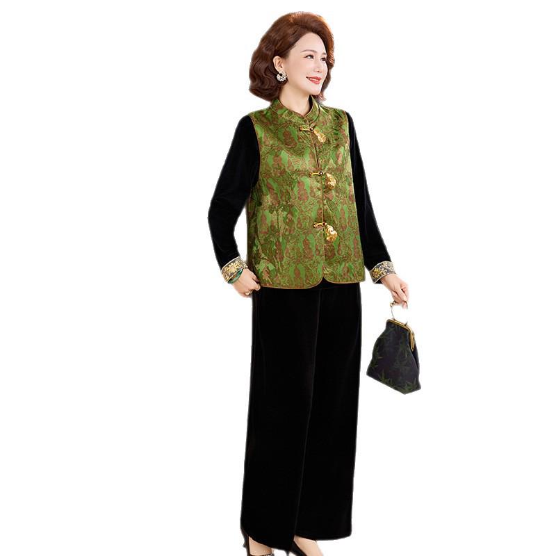 Autumn 2026: Elegant Two-Piece Suit for Stylish Middle-Aged Women