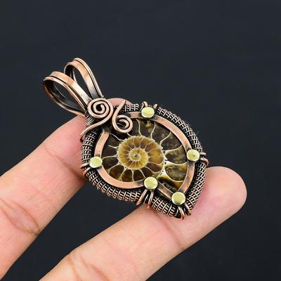 Pendente Gioiello Fatto a Mano Avvolto in Filo di Rame Puro con Pietra Preziosa Ammonite