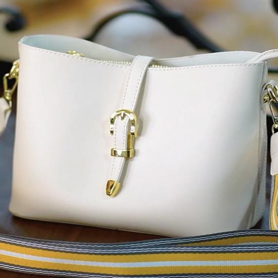 

Сумка кроссбоди на одно плечо, сумка-ведро 22*11*19 белый