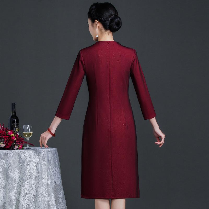 2022 Spring Elegant Knee-Length Dress: Stylish Plus Size Mother of the Bride Outfit for Middle-Aged Women
