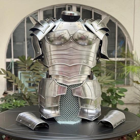 Medieval Women’s Cuirass & Chainmail Armor Set Fantasy LARP Cosplay And SCA Costume  Unique Gift for Her
