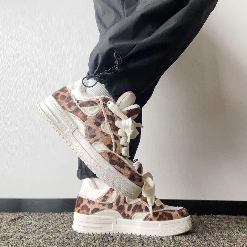 Spring and Autumn Round Toe Flat Casual Running Sports Shoes New Leopard Print Decoration Cross Strap Fashion Women's Shoes