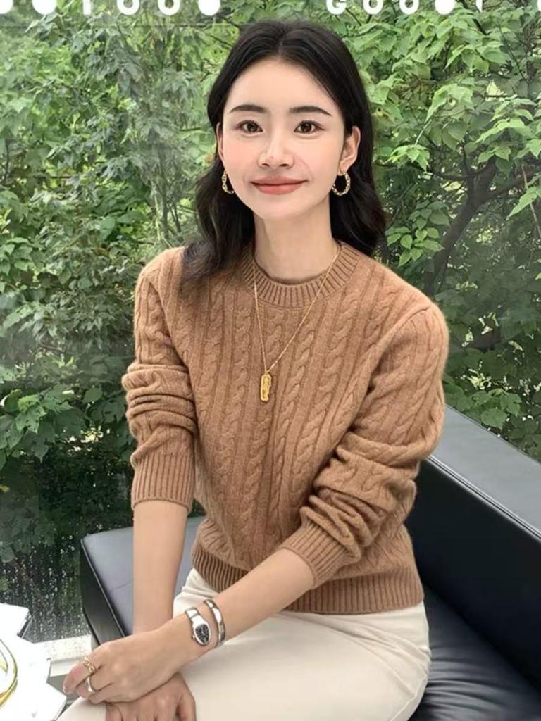Women's Soft Cable Knit Round Neck Wool Sweater - Thick & Cozy for Autumn/Winter