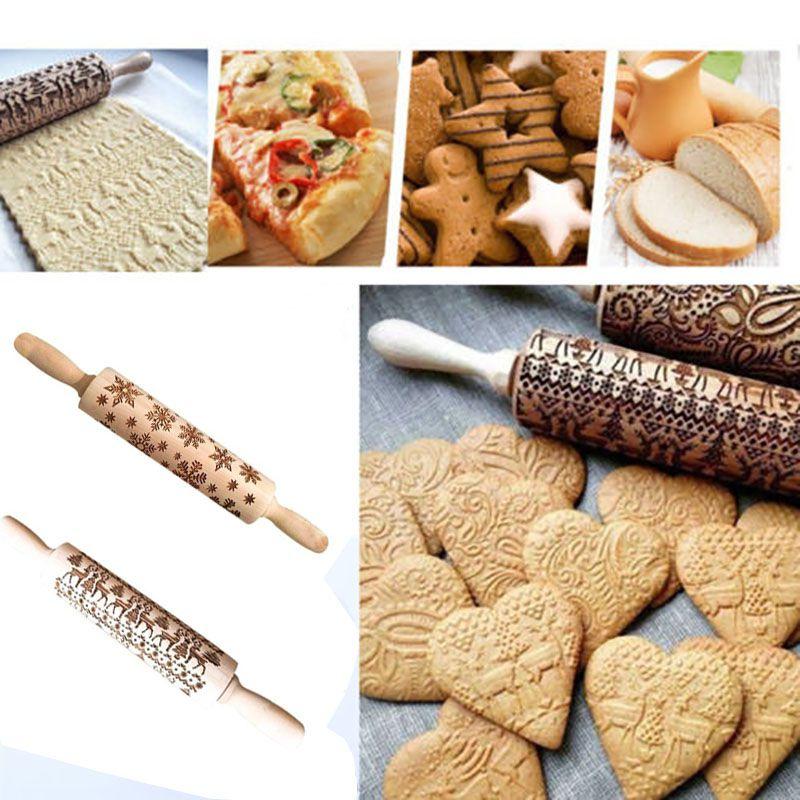 Elegantní dřevěný embosovací váleček s motivy sobů a sněhových vloček