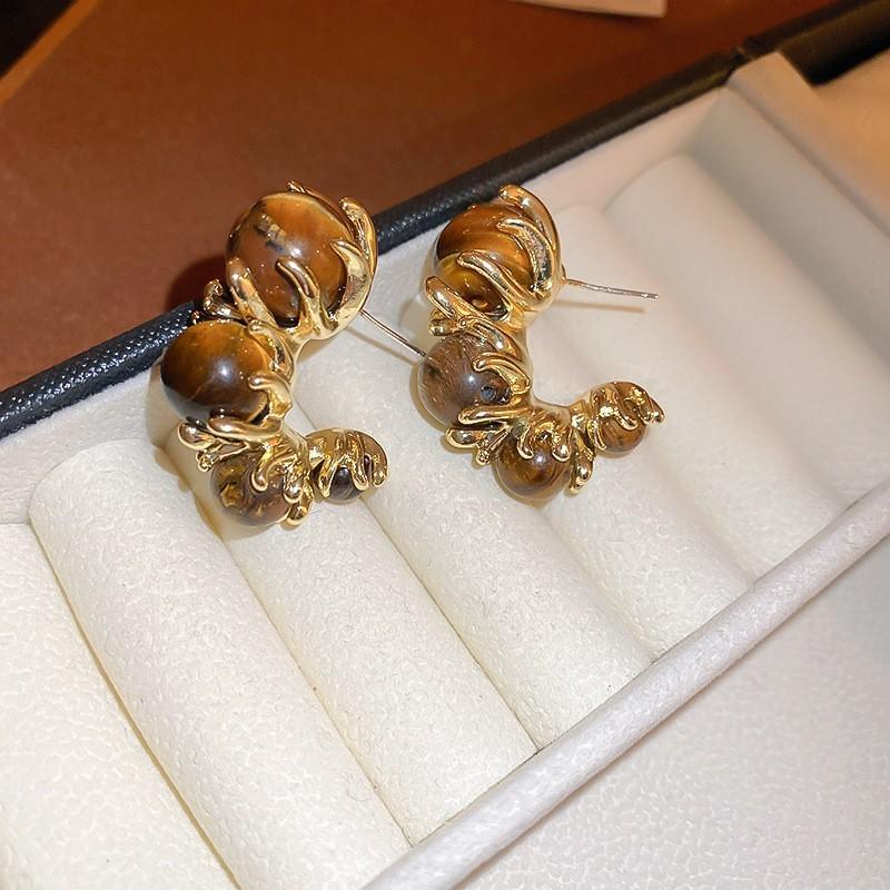 Tiger's eye geometric round earrings Maillard style stud earrings niche design earrings