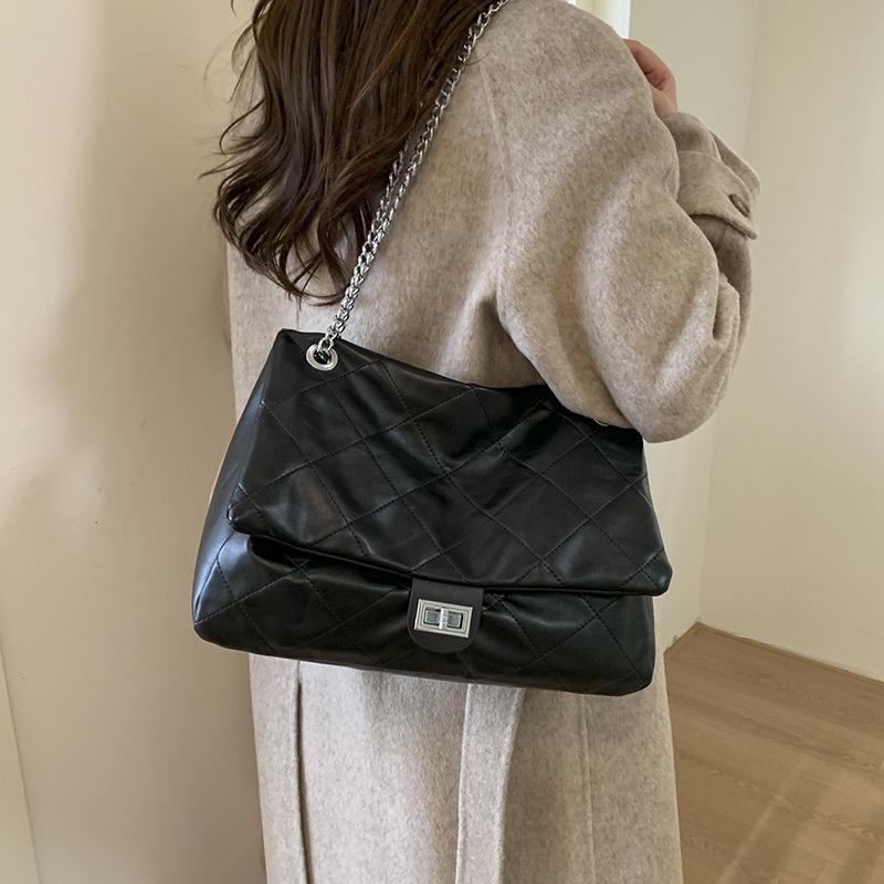 Large Capacity Diamd Grid Chain Shoulder Bag Women's Fashiable Crossbody Bag 2026 New Style Elegant Tote Handbag